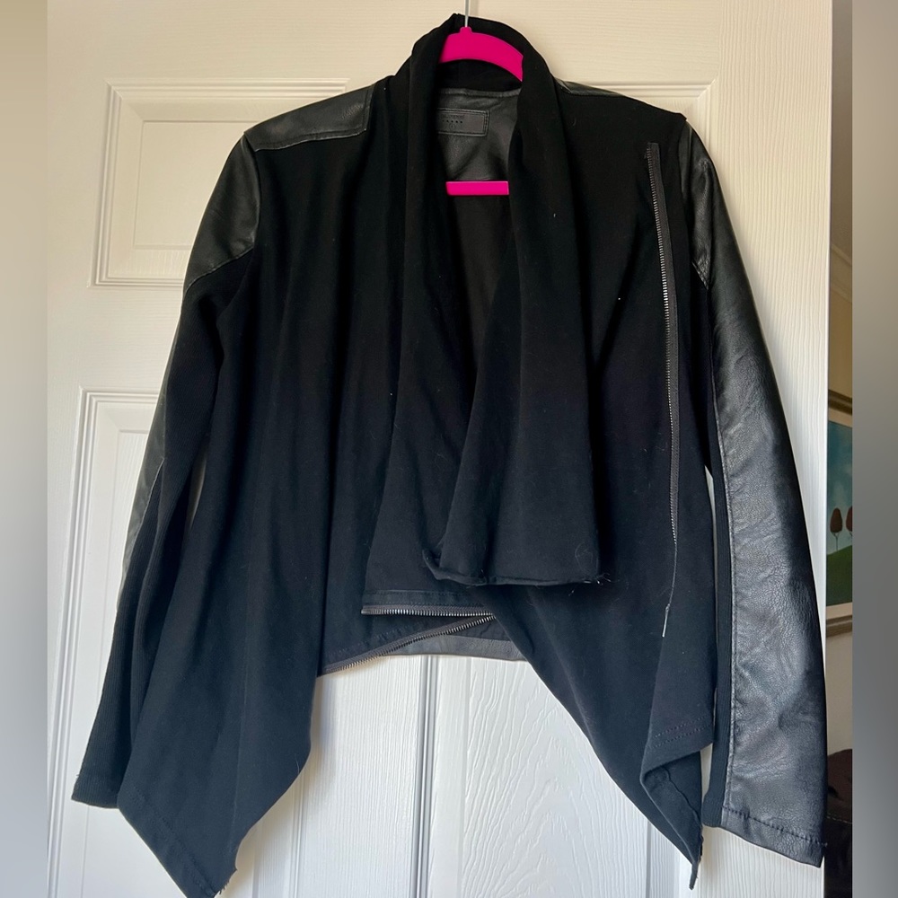 Blank NYC Jacket Womens Size Small Black Asymmetrical Zip Flowy
